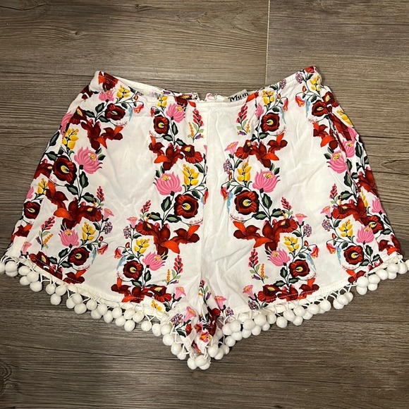 Show Me Your MuMu Pants - Show Me Your MuMu White Floral Short | Size XS